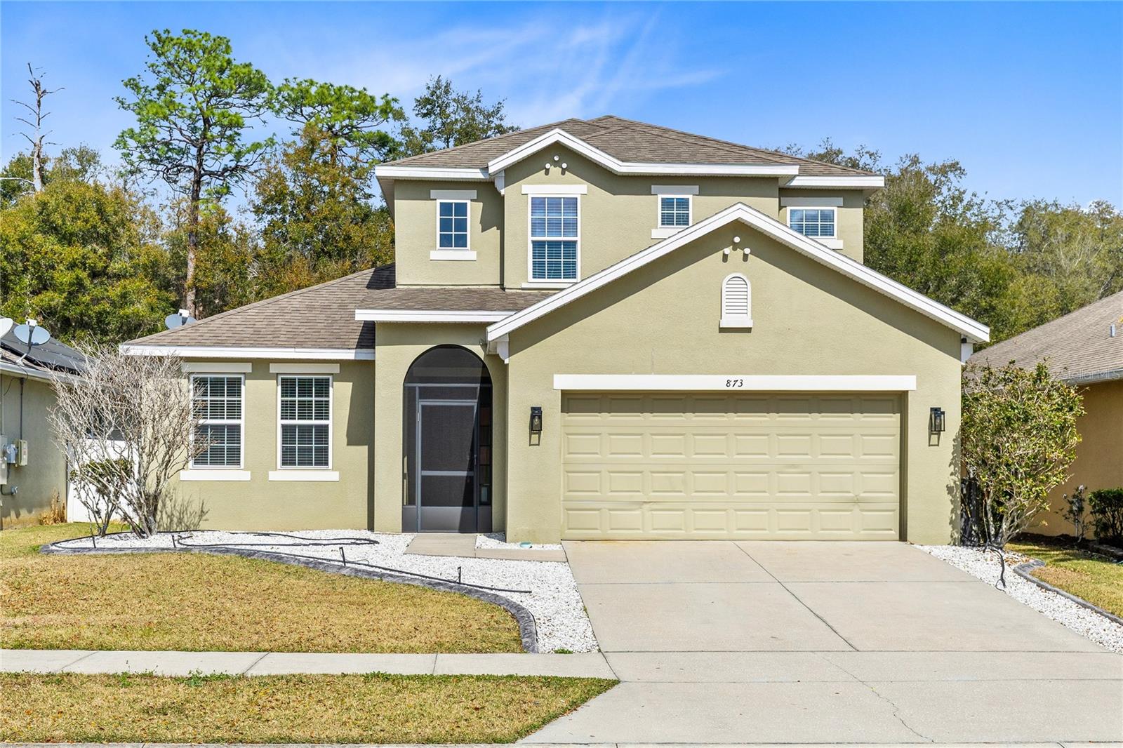Single Family Residence in MOUNT DORA, FL - Daniel Dourado