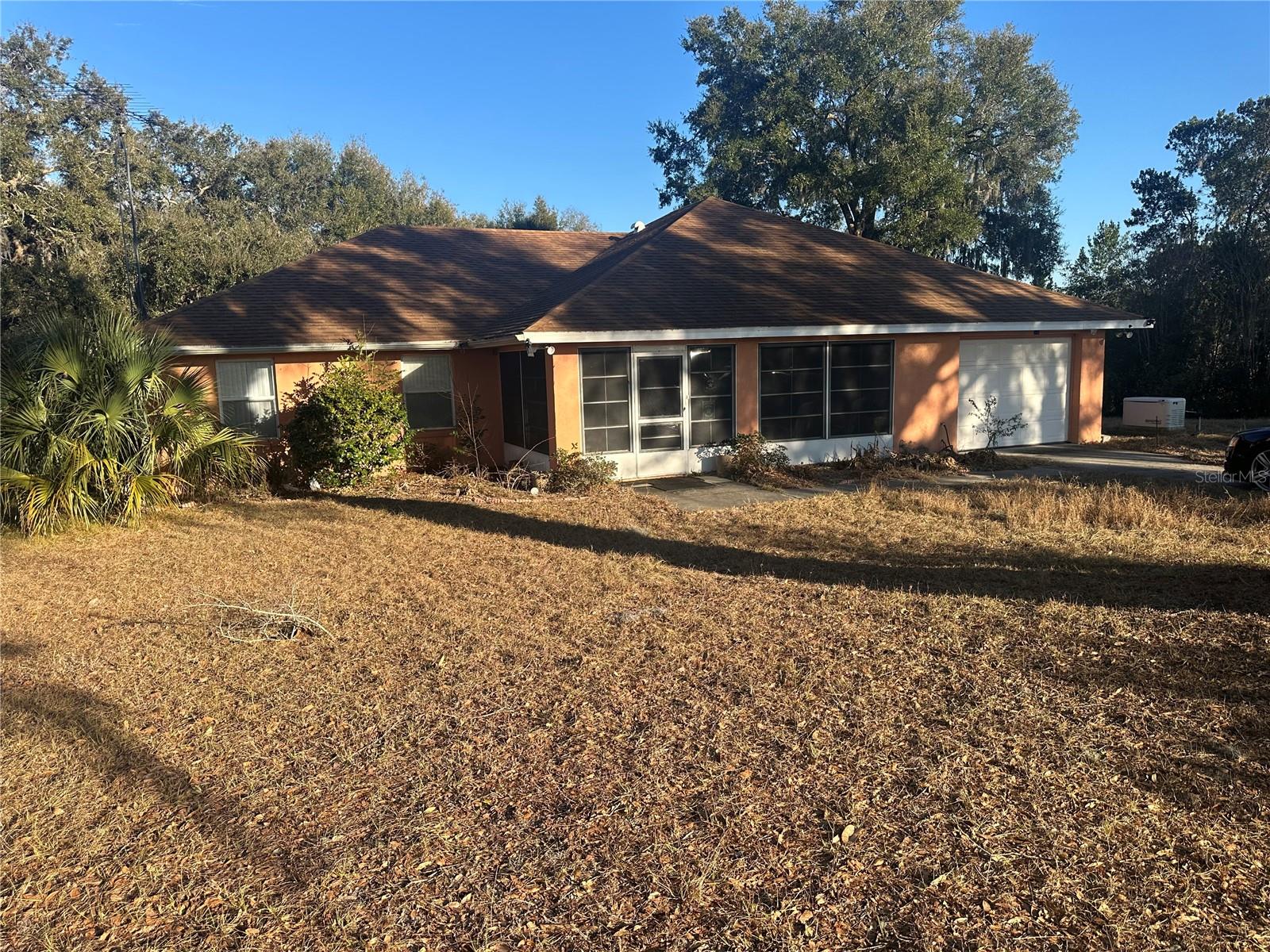 Single Family Residence in WILDWOOD, FL - Daniel Dourado