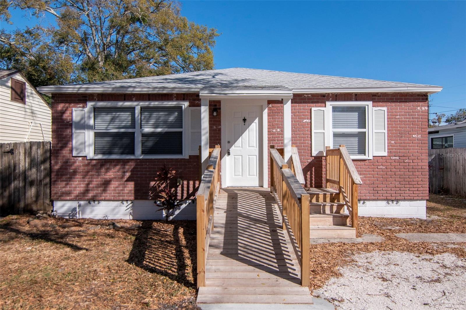 Single Family Residence em ST PETERSBURG, FL - Daniel Dourado