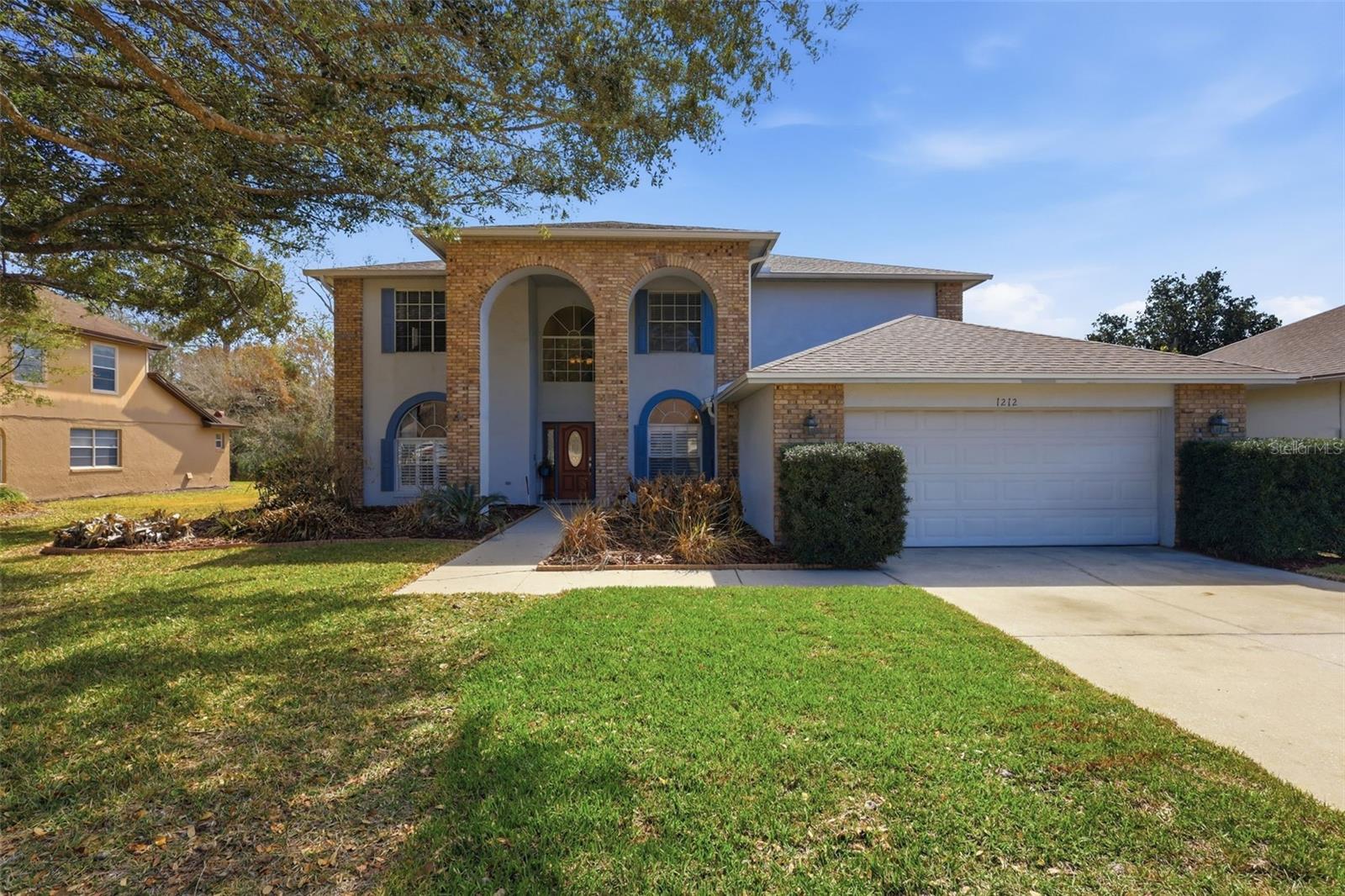 Single Family Residence in OVIEDO, FL - Daniel Dourado