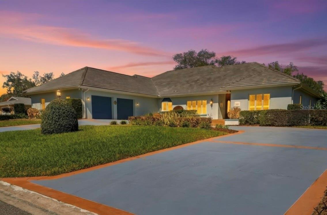 Single Family Residence in HAINES CITY, FL - Daniel Dourado