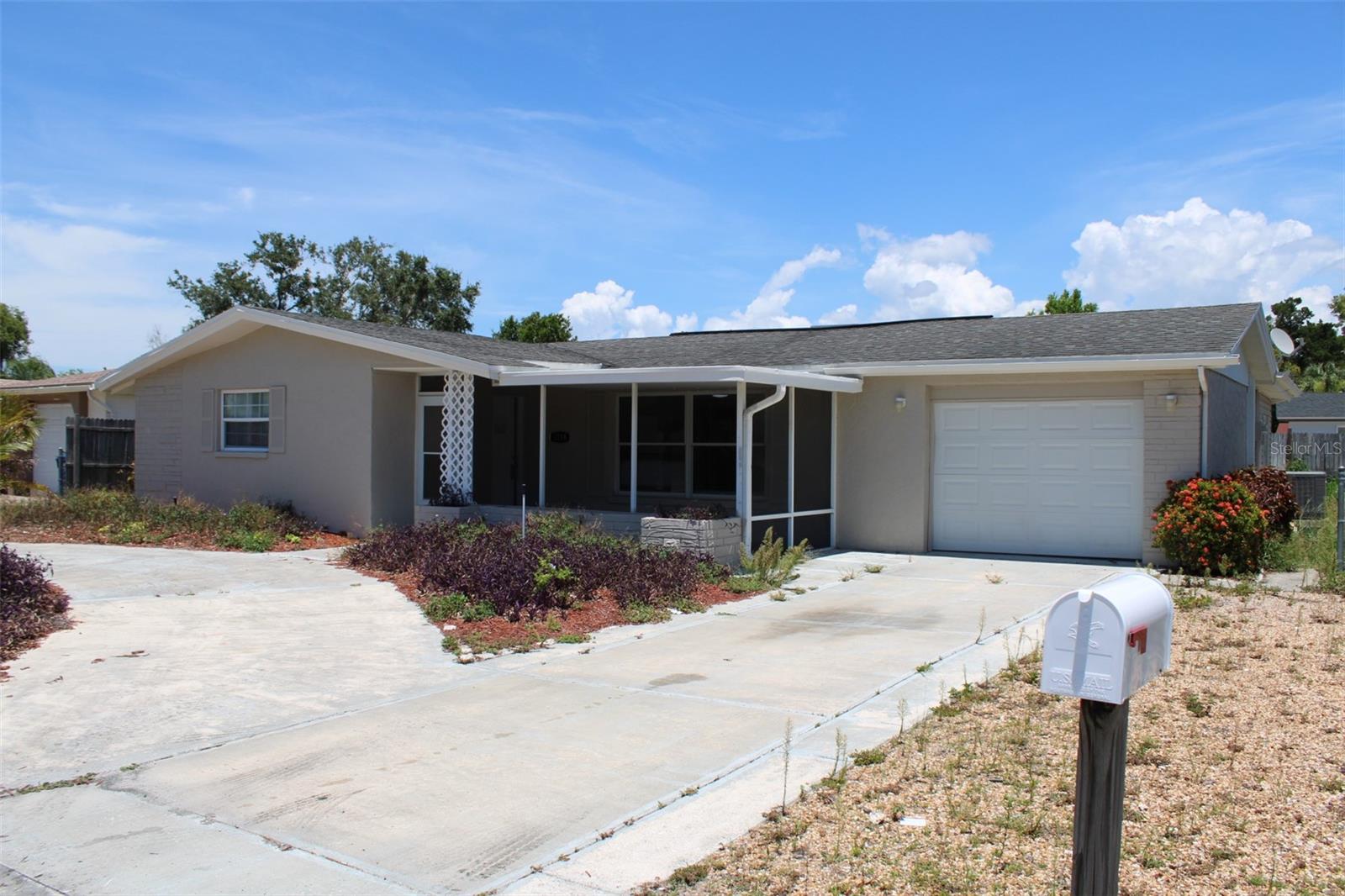 Single Family Residence em HOLIDAY, FL - Daniel Dourado