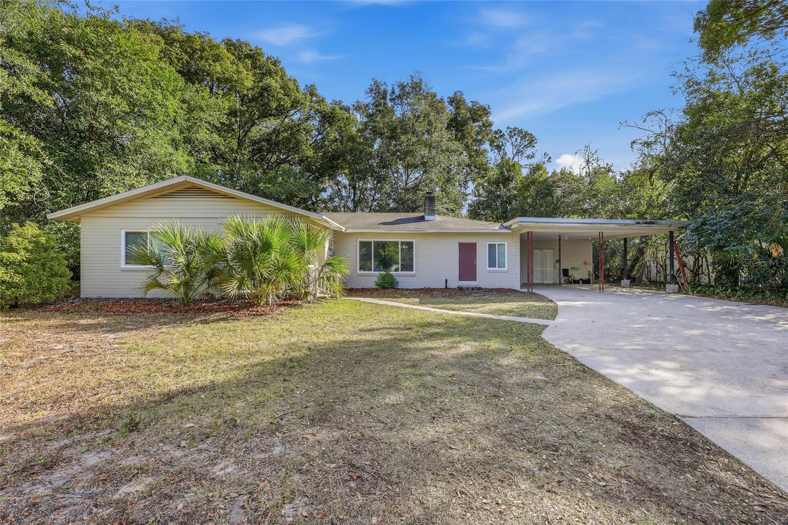Single Family Residence in GAINESVILLE, FL - Daniel Dourado