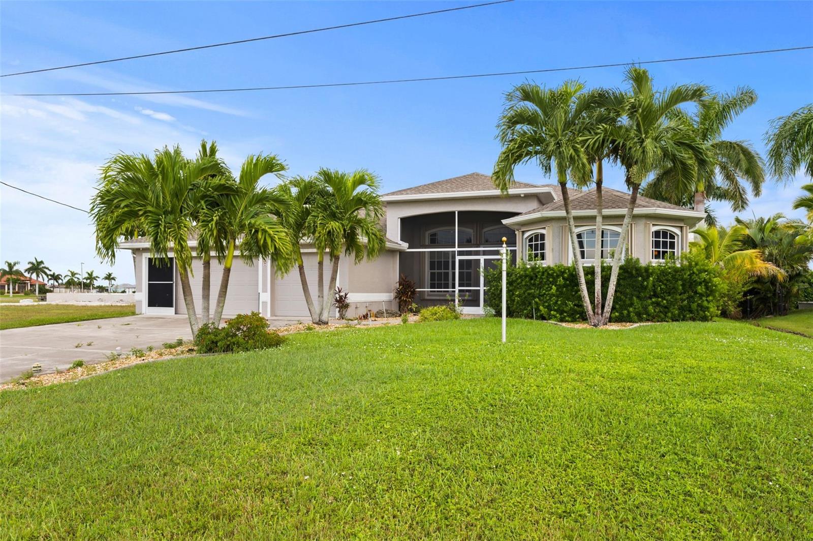 Single Family Residence em CAPE CORAL, FL - Daniel Dourado