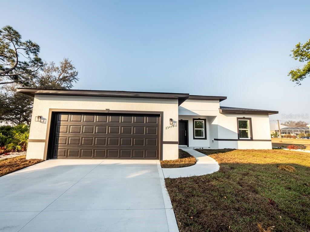 Single Family Residence in PORT CHARLOTTE, FL - Daniel Dourado