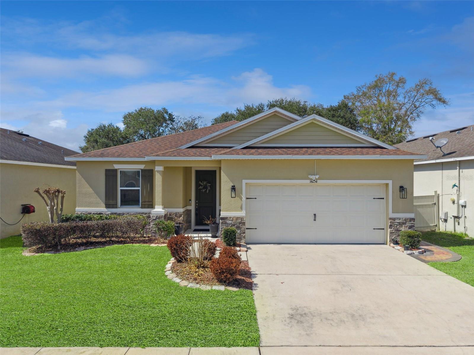 Single Family Residence in ORLANDO, FL - Daniel Dourado