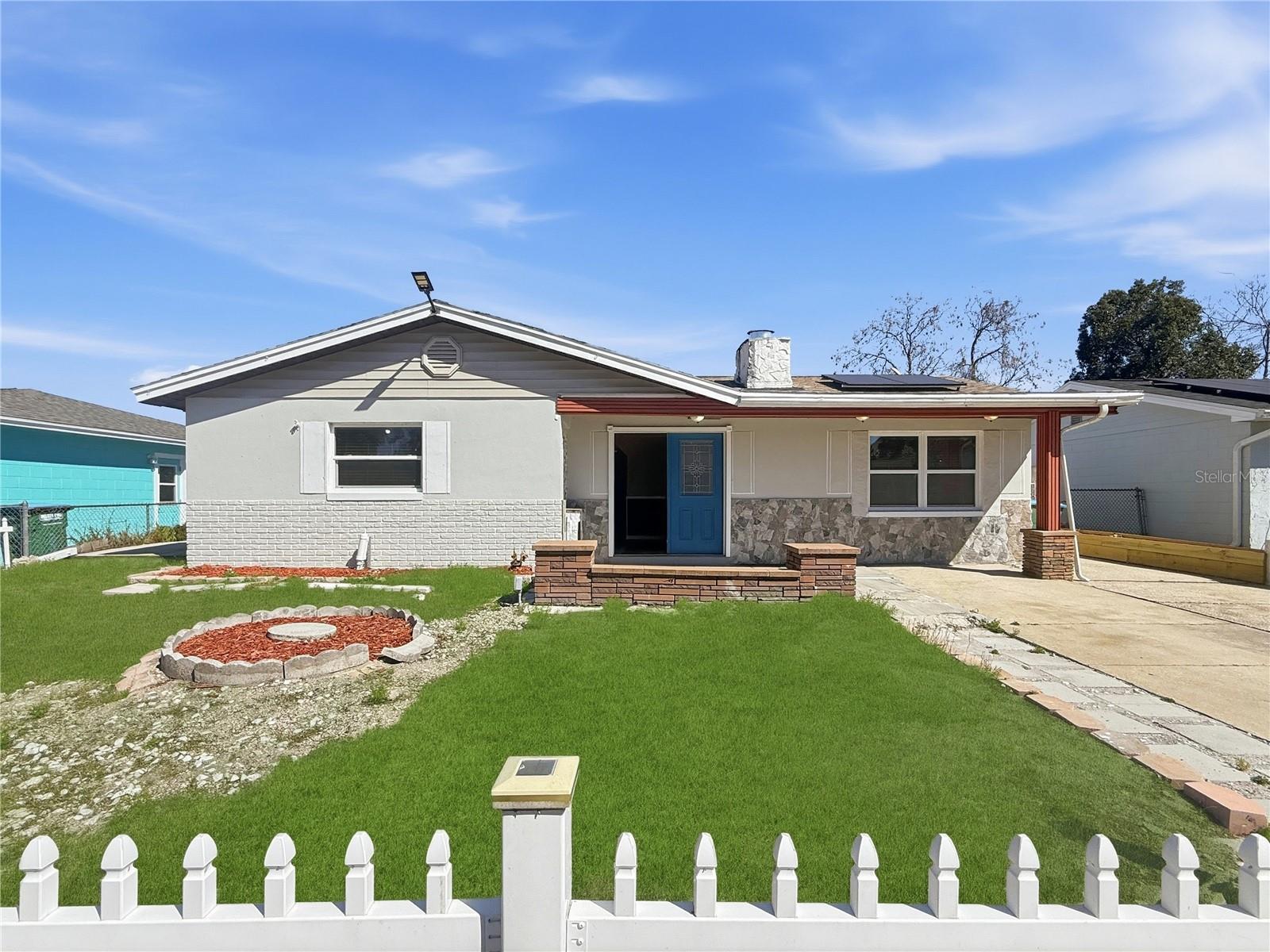 Single Family Residence in WINTER SPRINGS, FL - Daniel Dourado