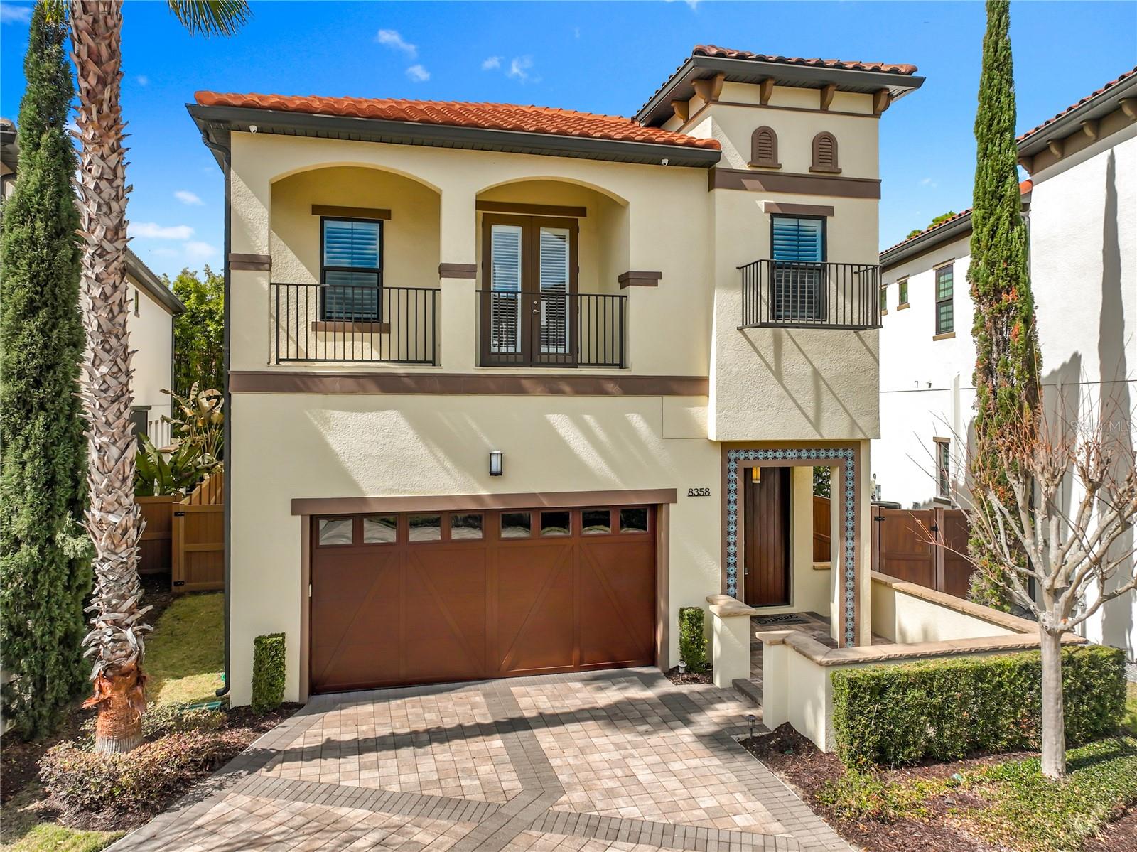 Single Family Residence in ORLANDO, FL - Daniel Dourado