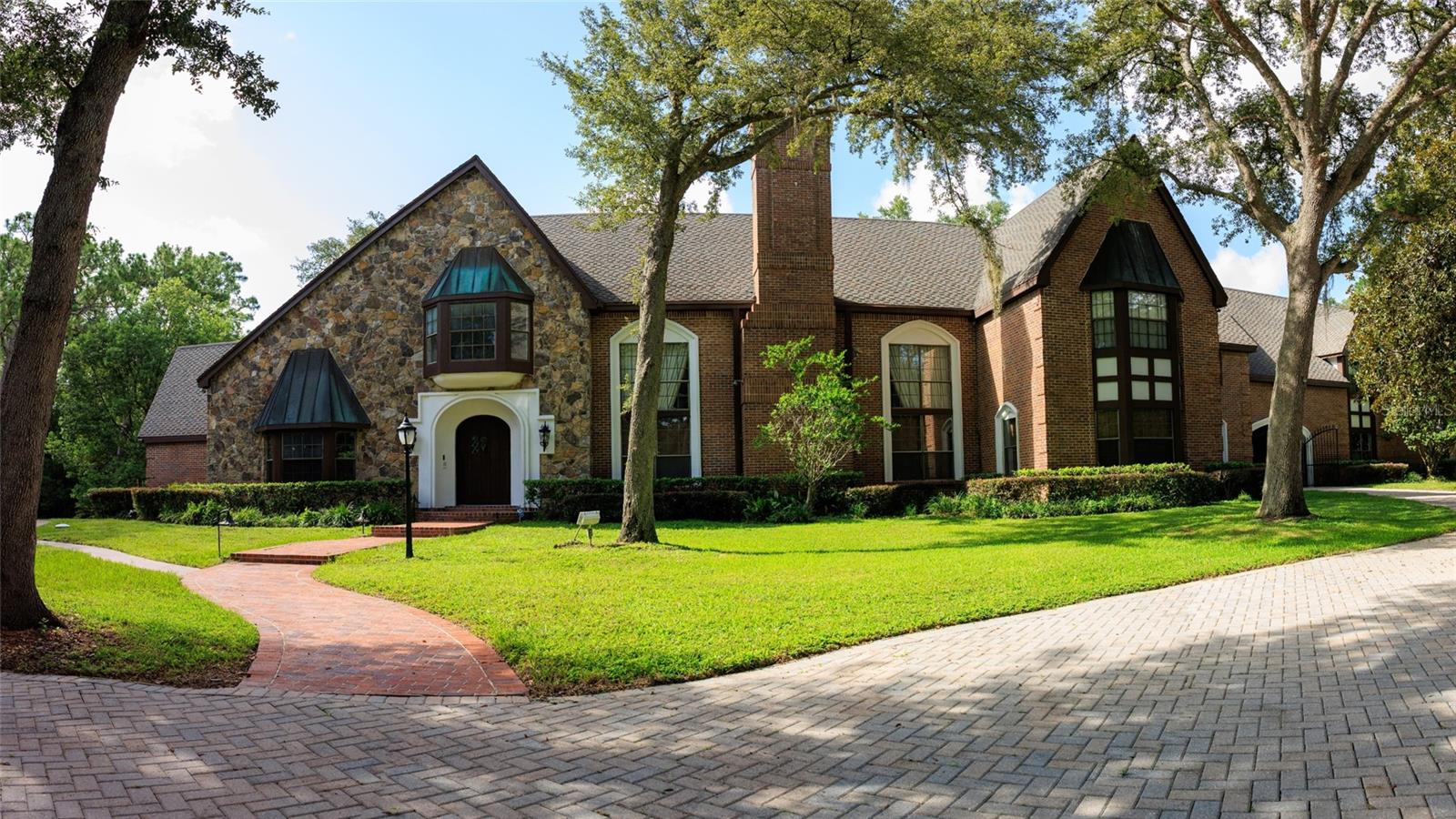 Single Family Residence in LONGWOOD, FL - Daniel Dourado