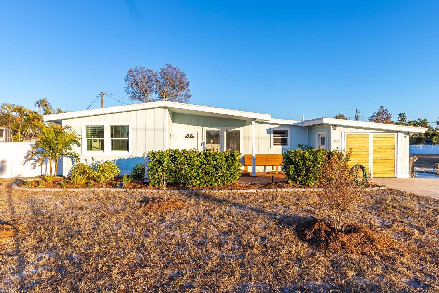 Single Family Residence em ST PETERSBURG, FL - Daniel Dourado