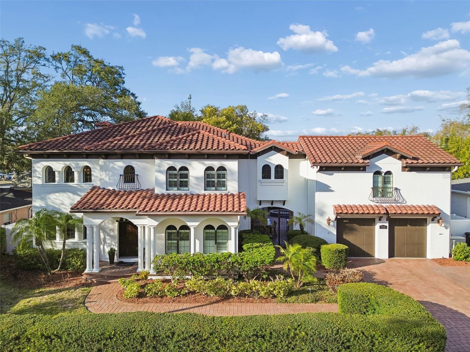 Single Family Residence in TAMPA, FL - Daniel Dourado