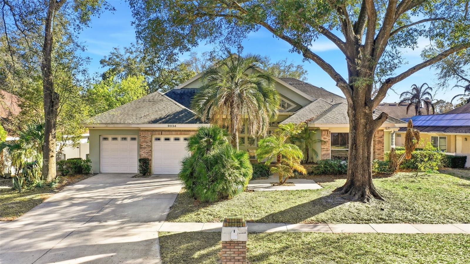 Single Family Residence in ORLANDO, FL - Daniel Dourado