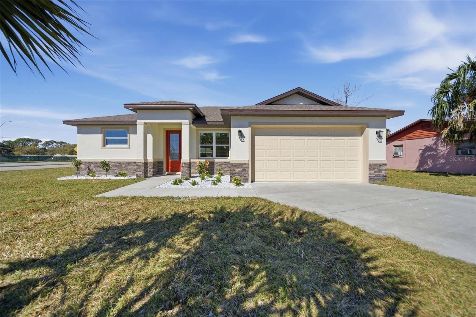 Single Family Residence in ALTAMONTE SPRINGS, FL - Daniel Dourado