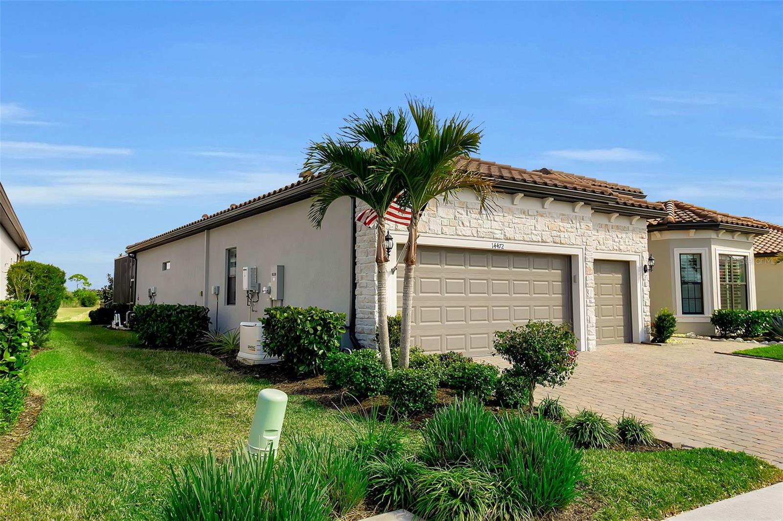 Single Family Residence in NOKOMIS, FL - Daniel Dourado