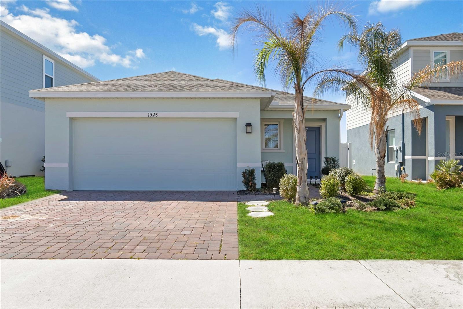 Single Family Residence in DAVENPORT, FL - Daniel Dourado