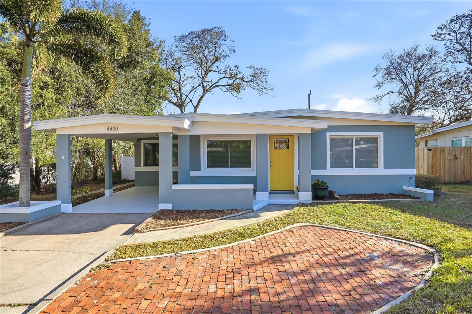 Single Family Residence em ST PETERSBURG, FL - Daniel Dourado