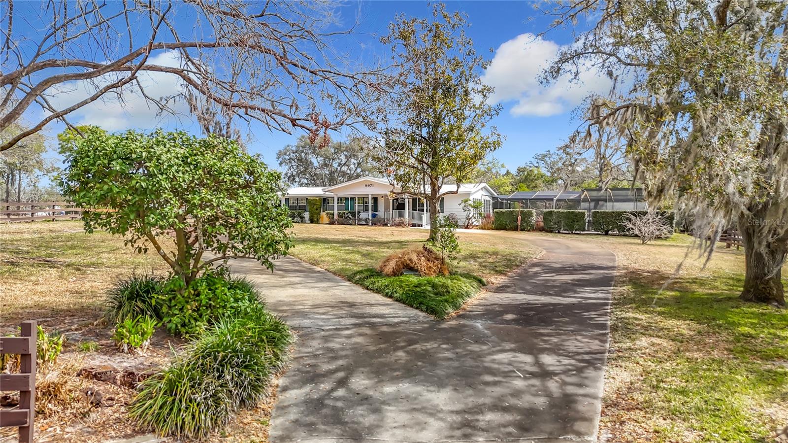 Single Family Residence em WEEKI WACHEE, FL - Daniel Dourado