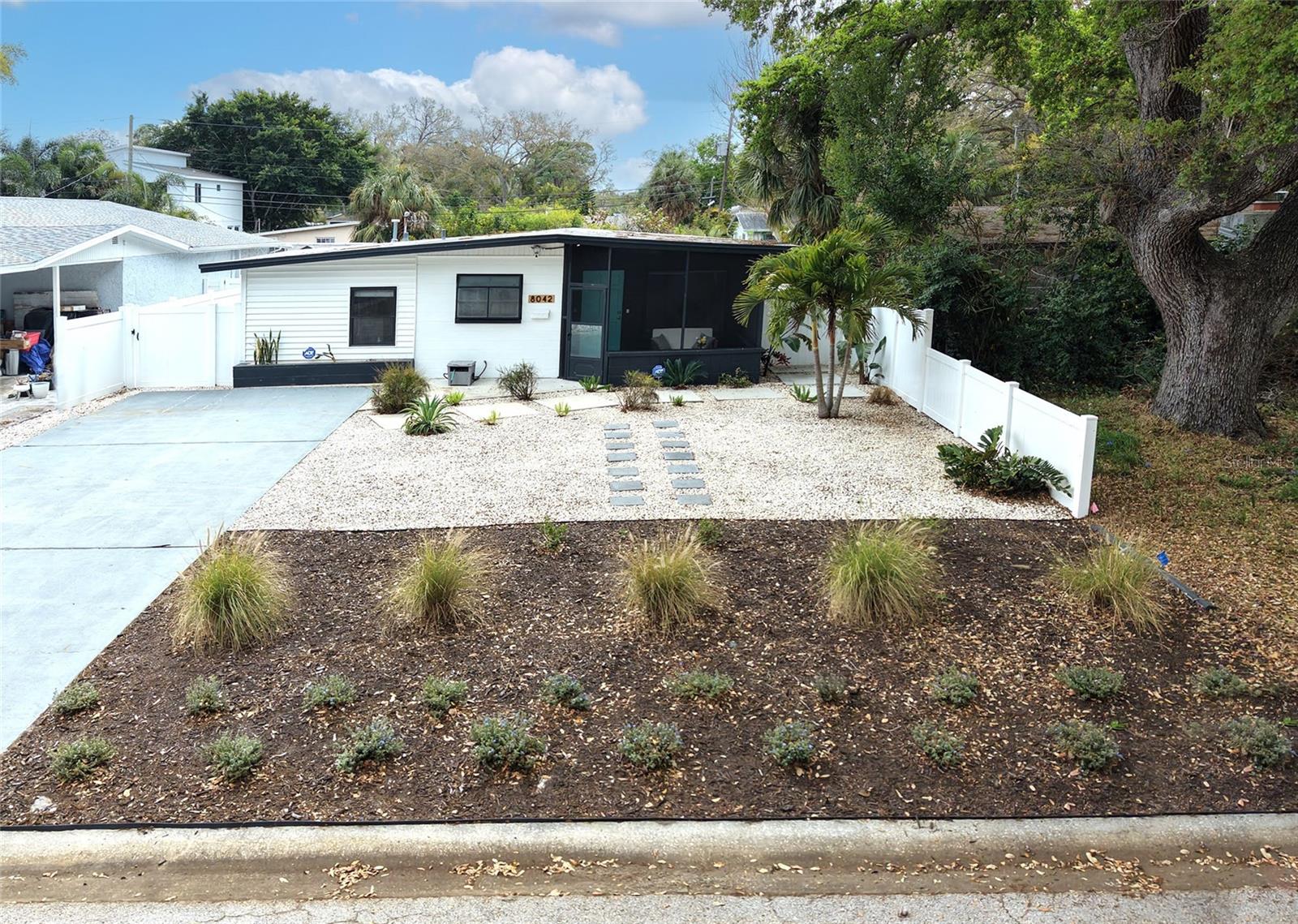 Single Family Residence em ST PETERSBURG, FL - Daniel Dourado