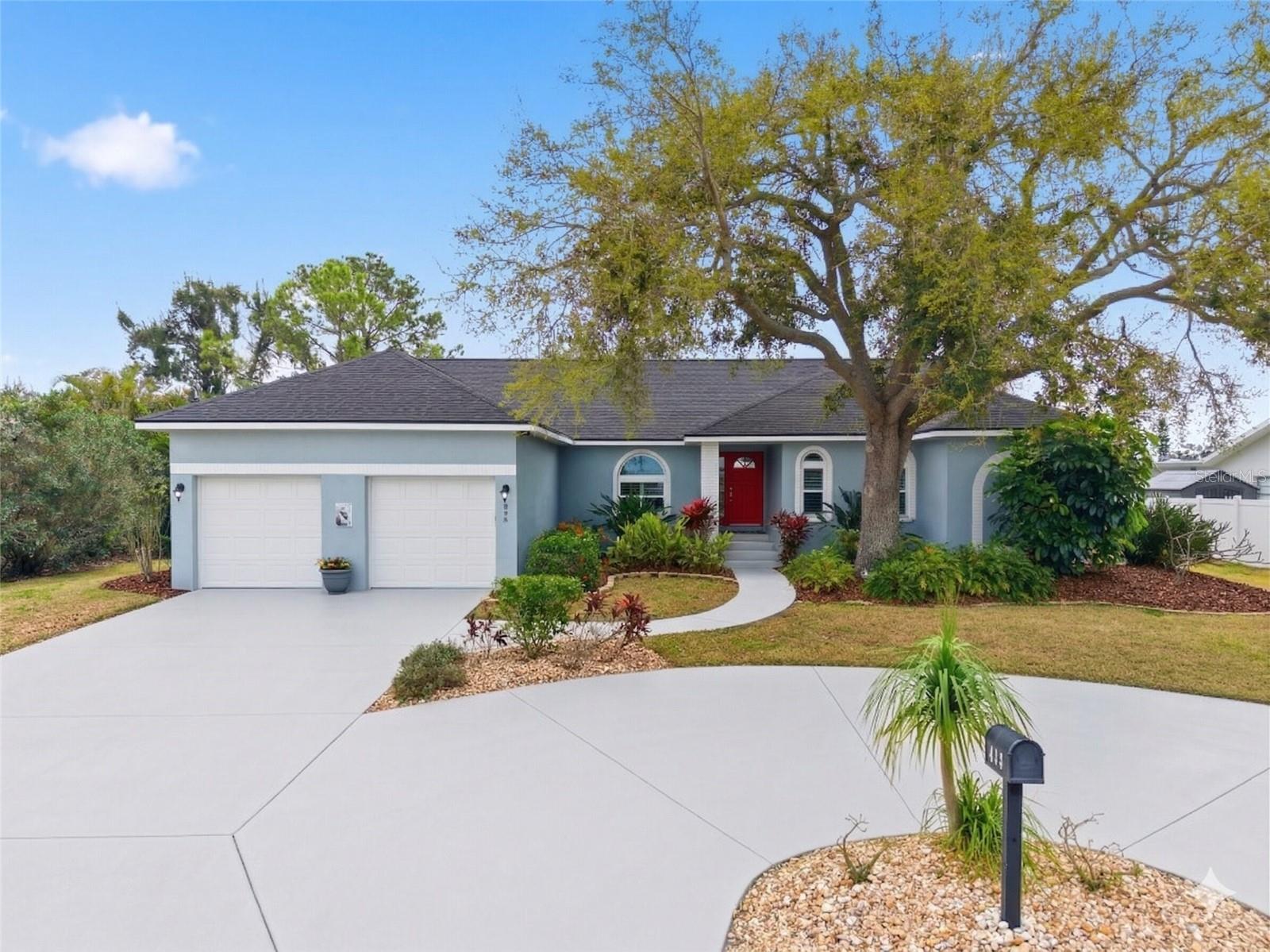 Single Family Residence in APOLLO BEACH, FL - Daniel Dourado