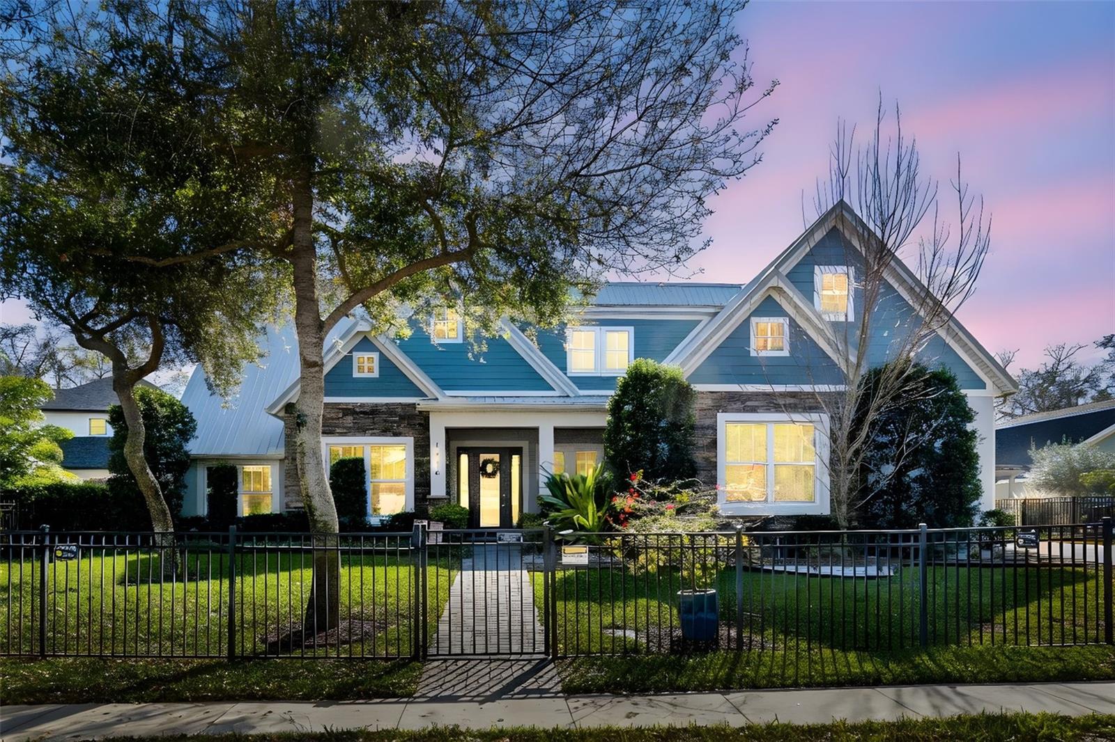 Single Family Residence em TARPON SPRINGS, FL - Daniel Dourado