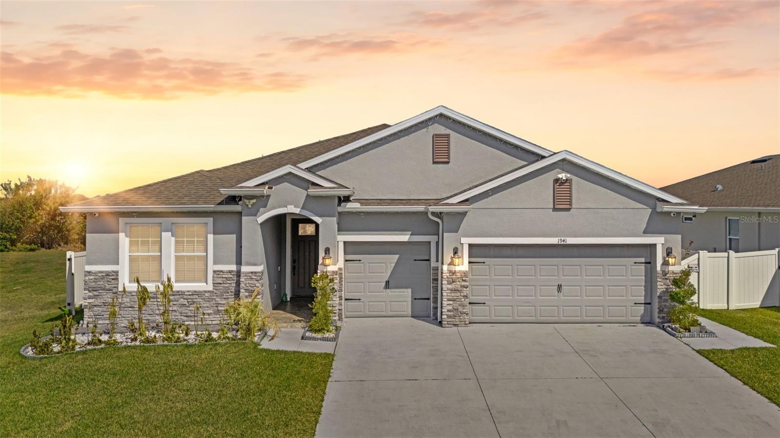 Single Family Residence in KISSIMMEE, FL - Daniel Dourado