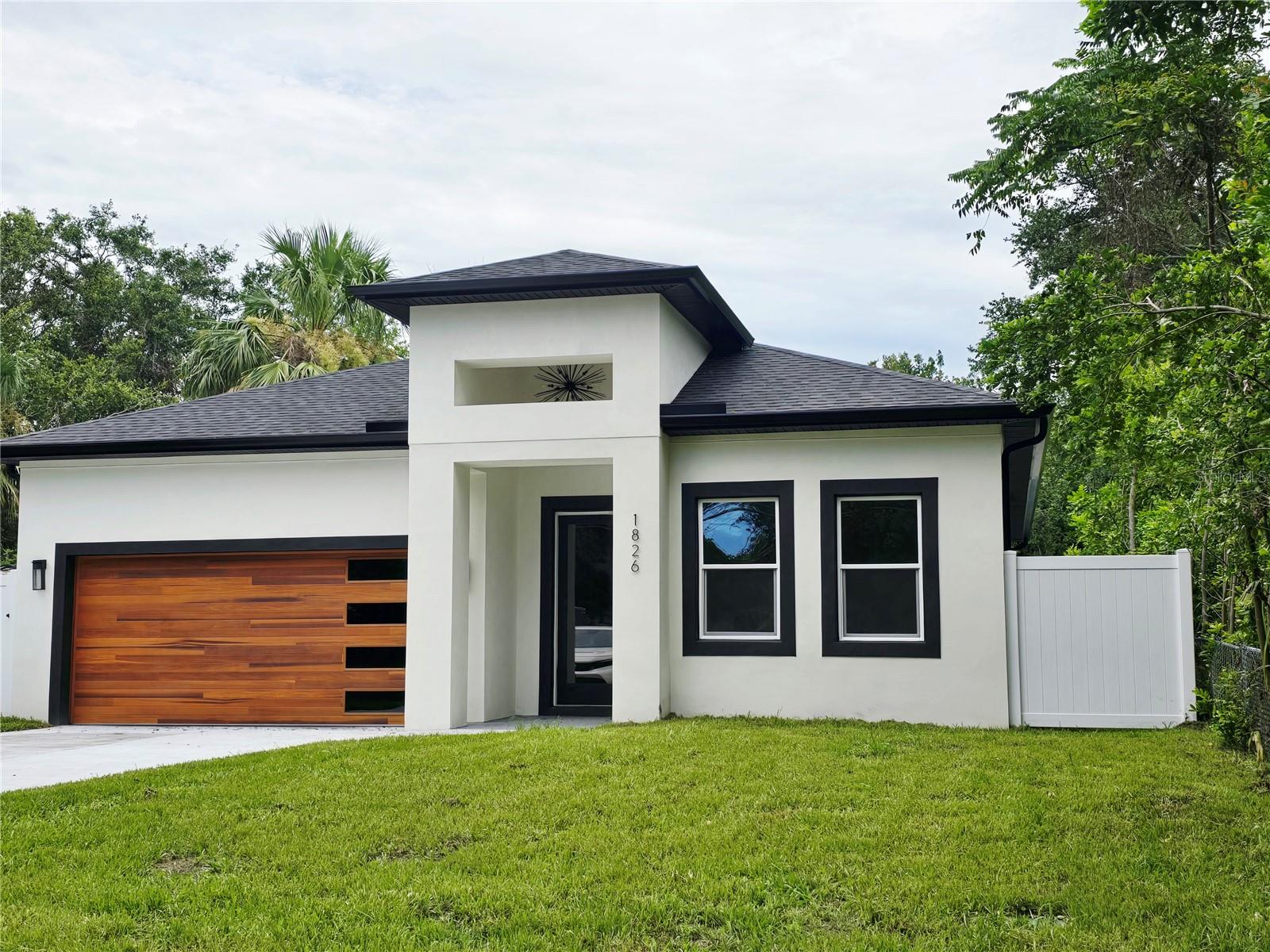 Single Family Residence em ST PETERSBURG, FL - Daniel Dourado