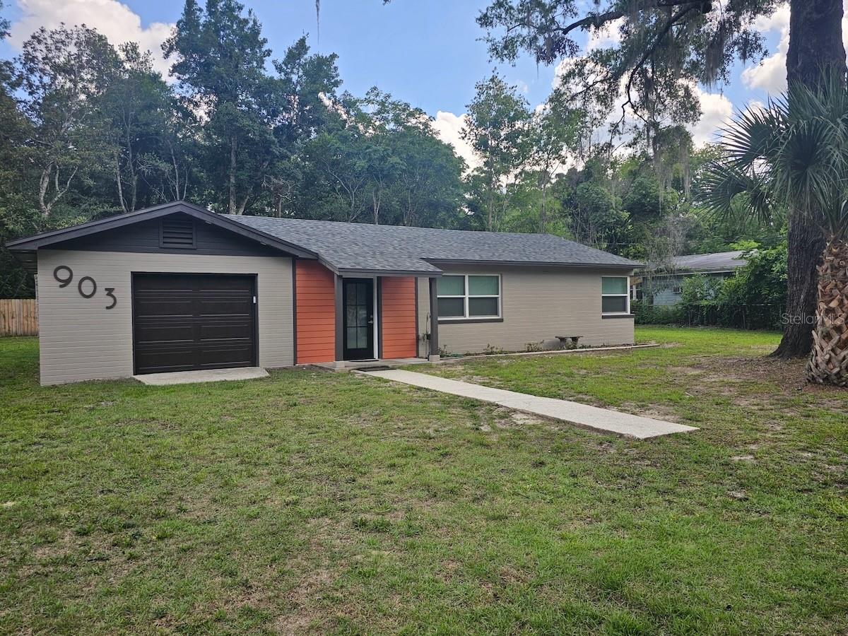 Single Family Residence in GAINESVILLE, FL - Daniel Dourado