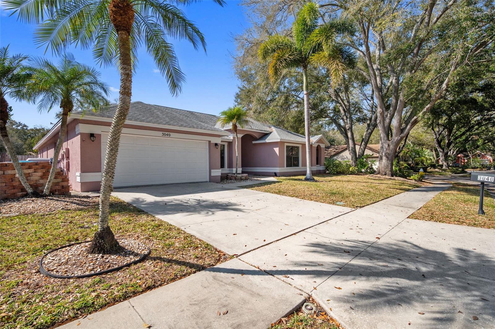 Single Family Residence in PALM HARBOR, FL - Daniel Dourado