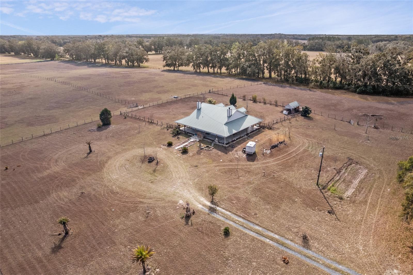 Single Family Residence em NEWBERRY, FL - Daniel Dourado