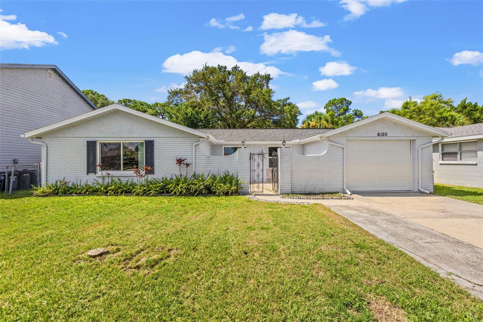 Single Family Residence in PORT RICHEY, FL - Daniel Dourado
