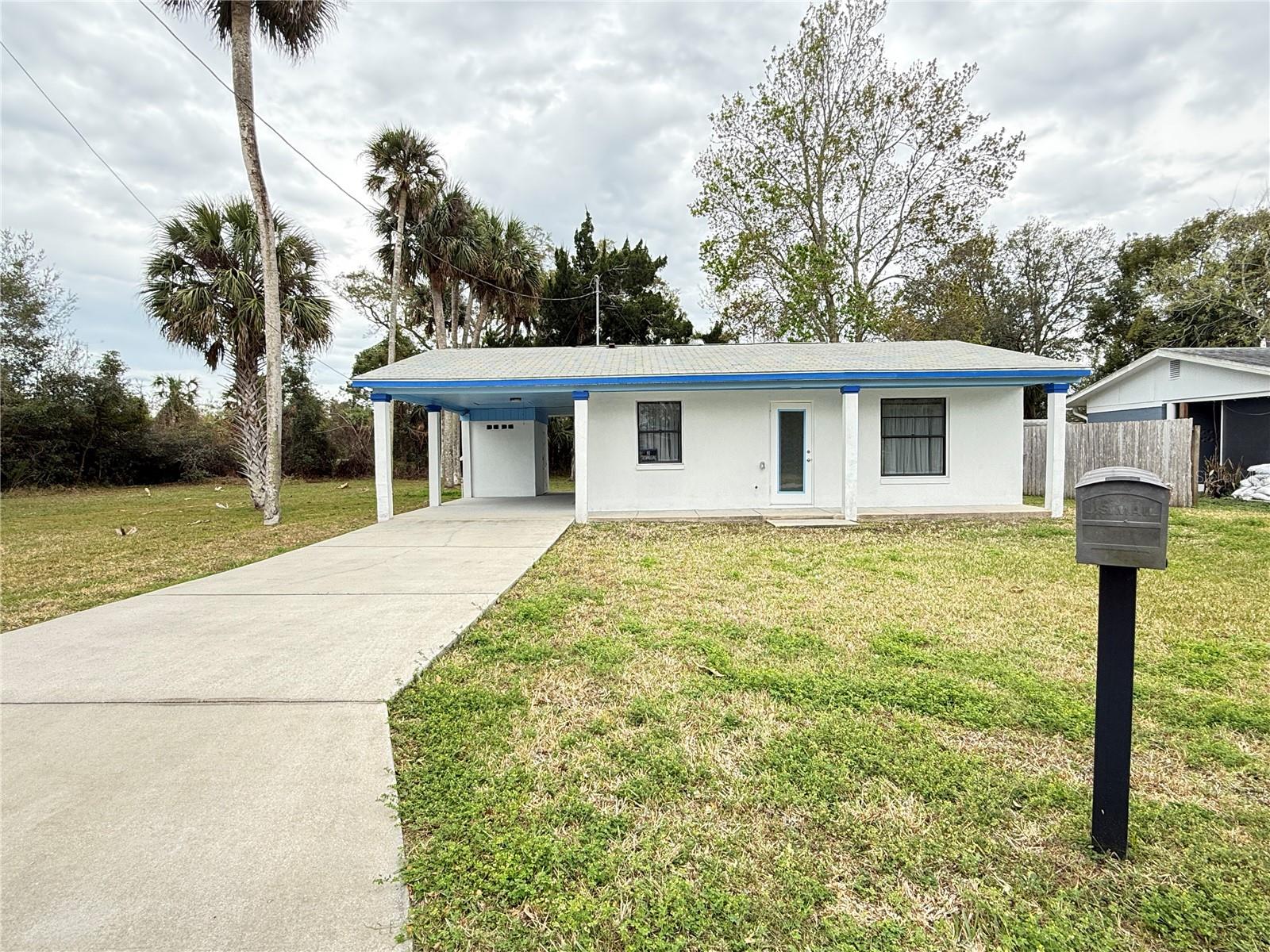 Single Family Residence in EDGEWATER, FL - Daniel Dourado