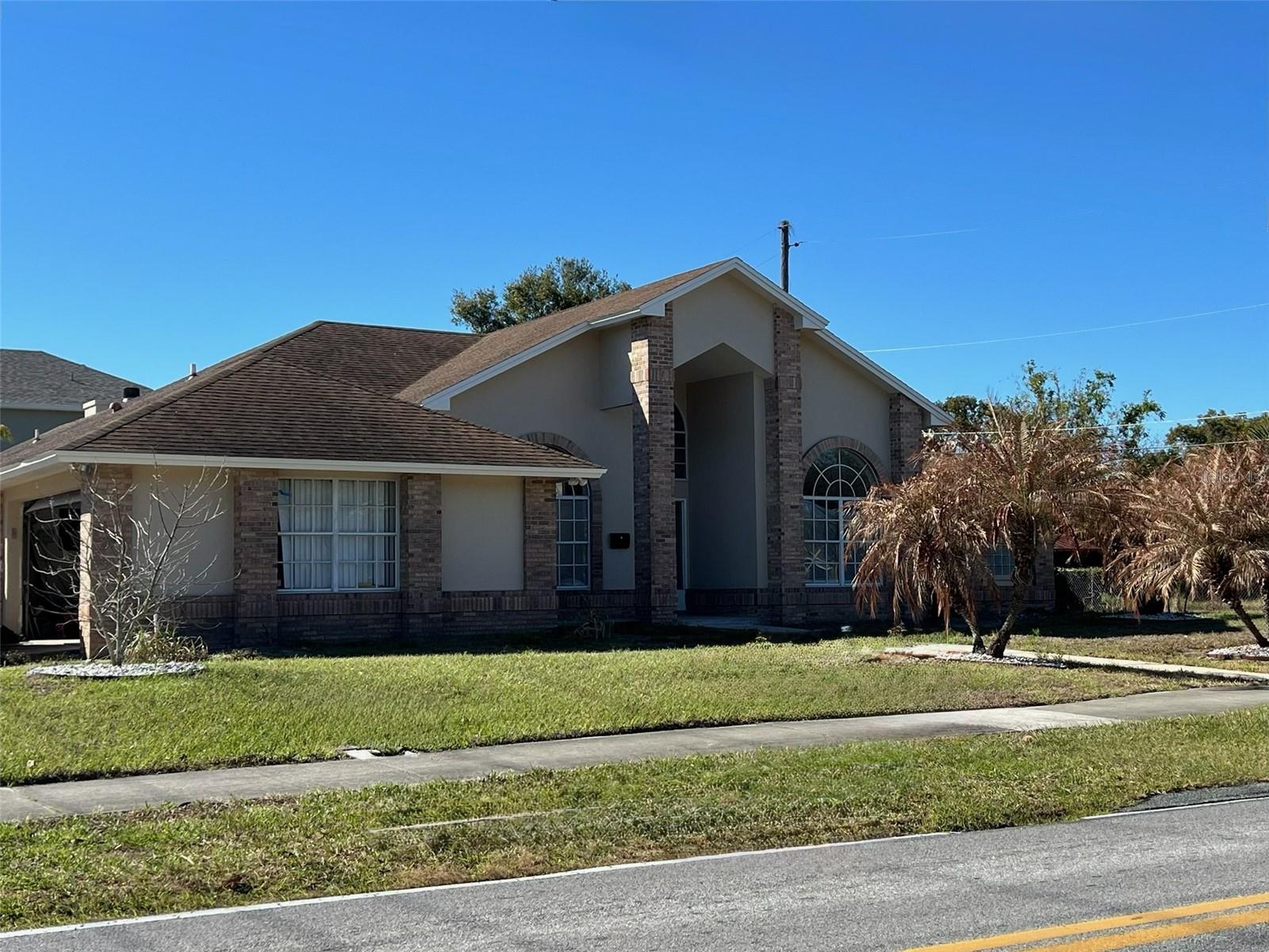 Single Family Residence in ORLANDO, FL - Daniel Dourado