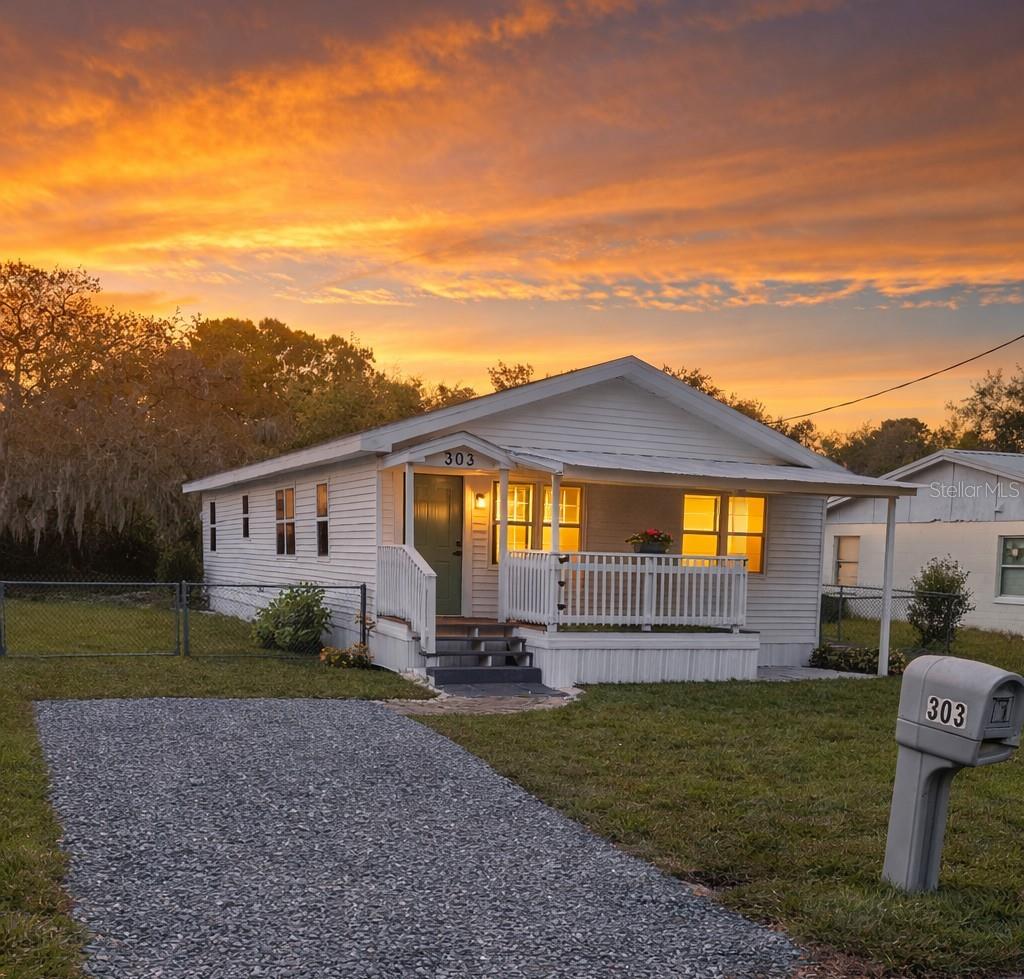 Single Family Residence in AUBURNDALE, FL - Daniel Dourado