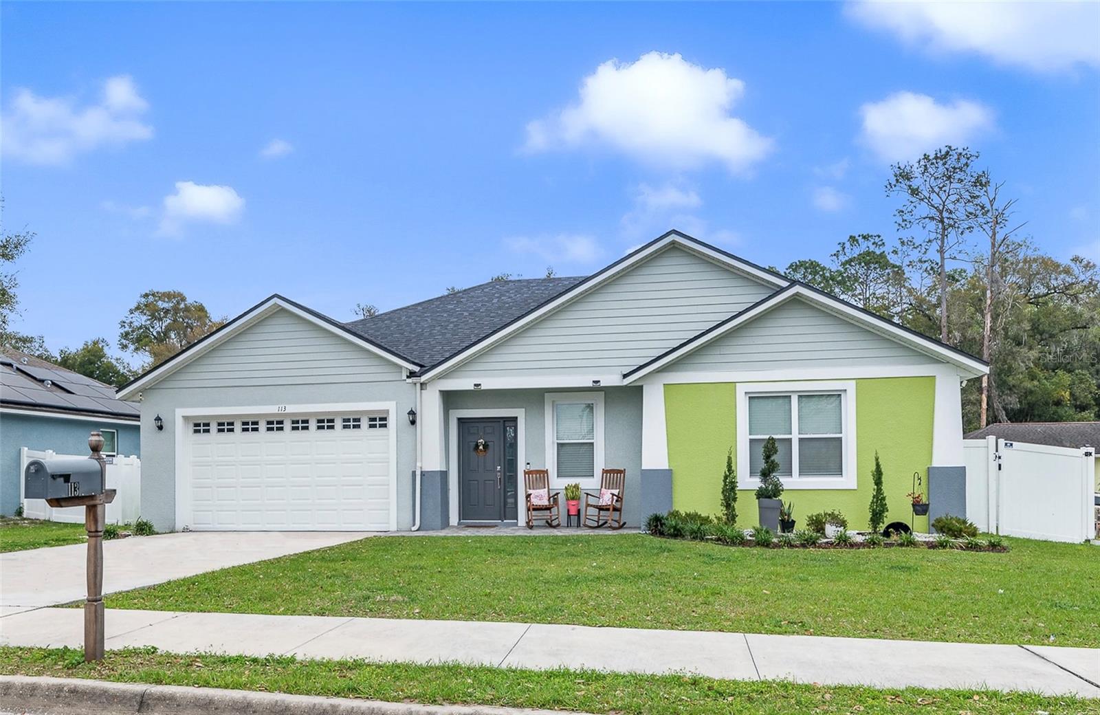 Single Family Residence in DELAND, FL - Daniel Dourado