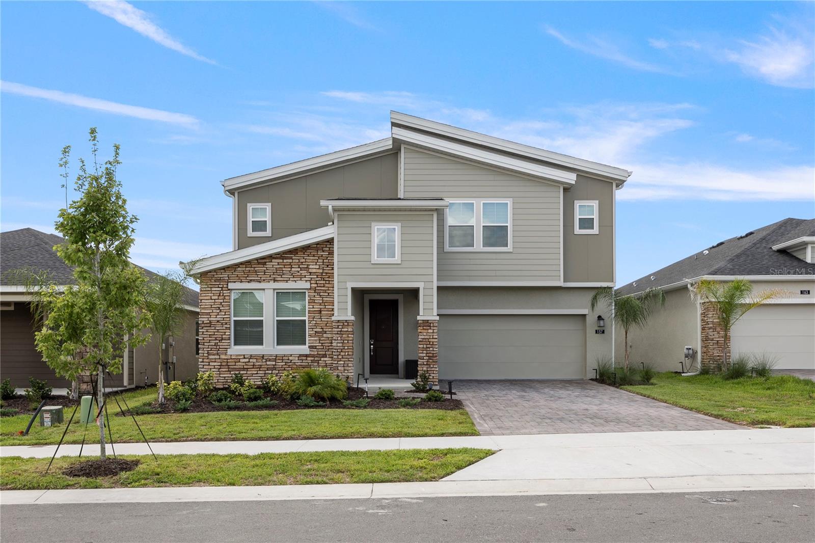 Single Family Residence in DAVENPORT, FL - Daniel Dourado