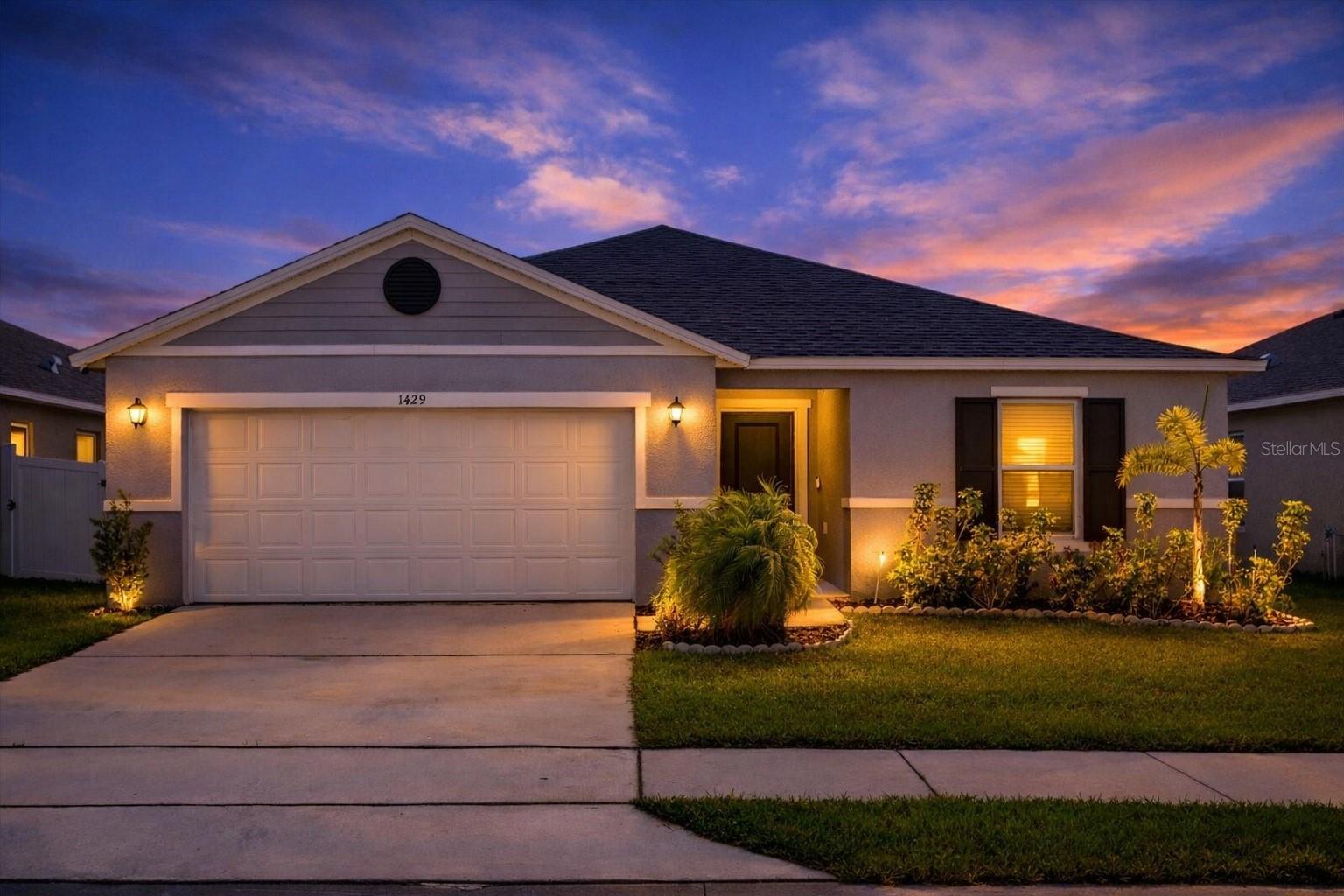 Single Family Residence in AUBURNDALE, FL - Daniel Dourado