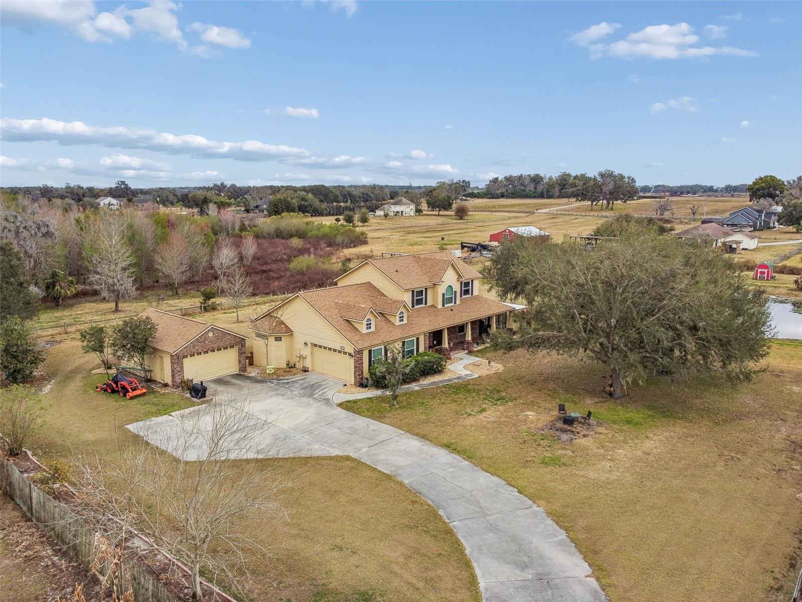 Single Family Residence in PLANT CITY, FL - Daniel Dourado