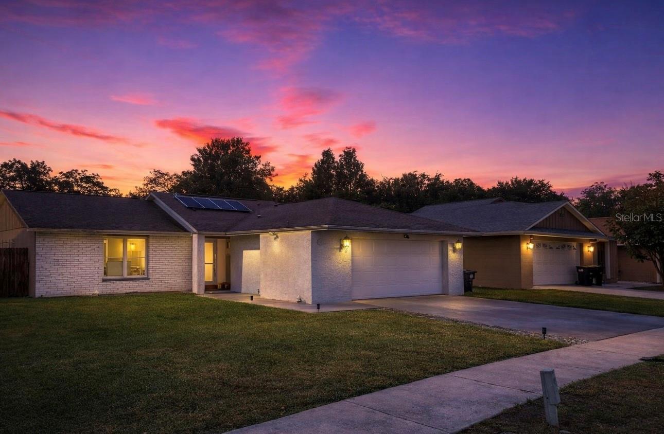 Single Family Residence in ORLANDO, FL - Daniel Dourado