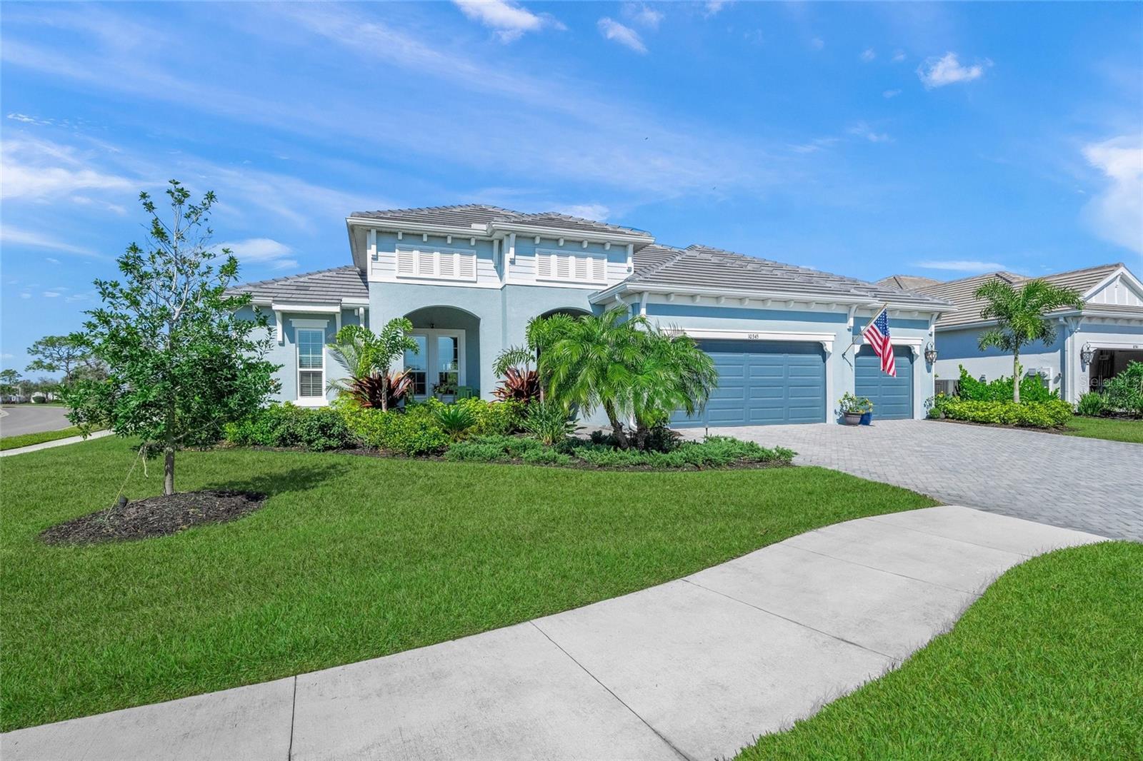 Single Family Residence in SARASOTA, FL - Daniel Dourado