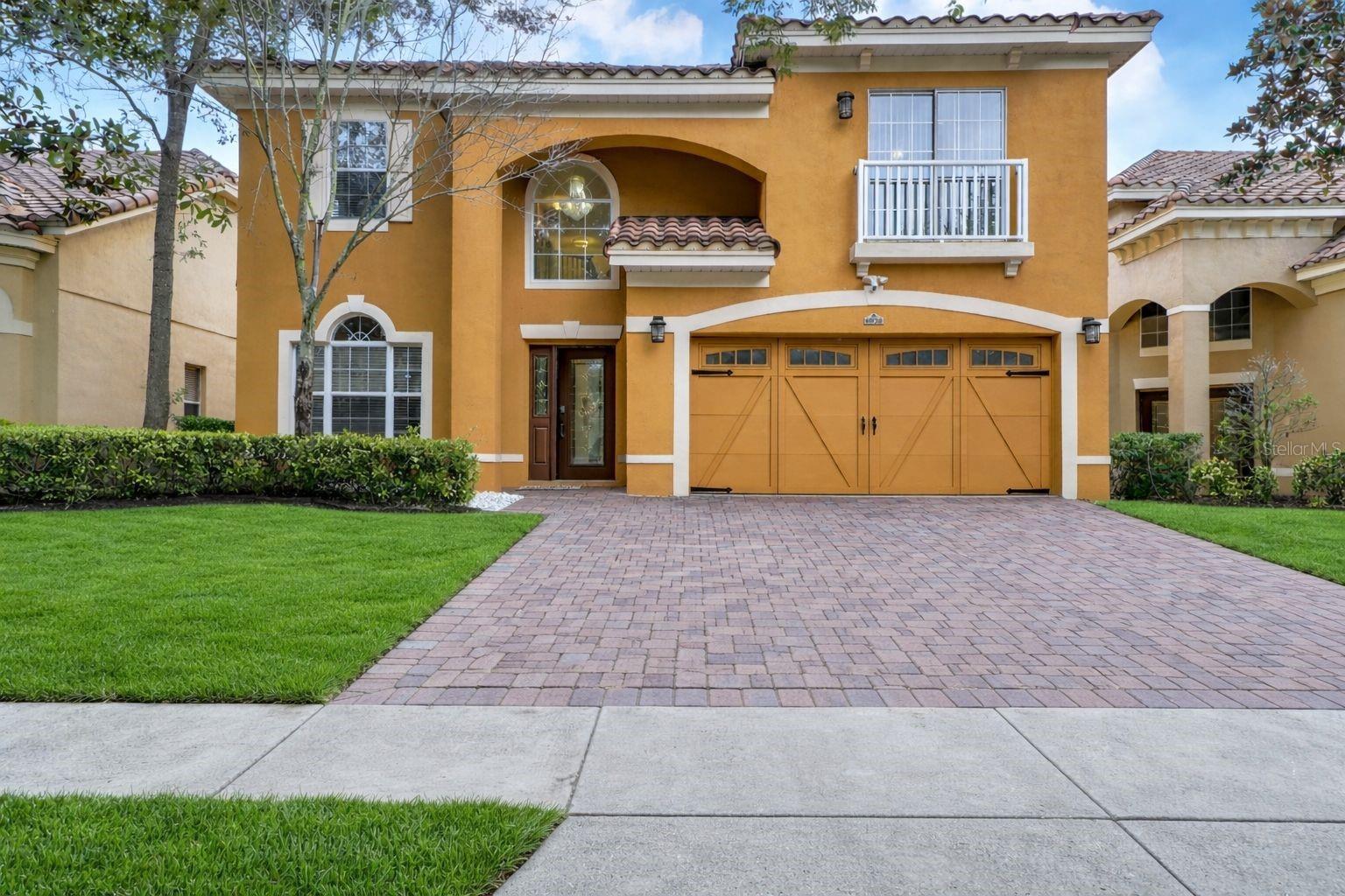 Single Family Residence in ORLANDO, FL - Daniel Dourado
