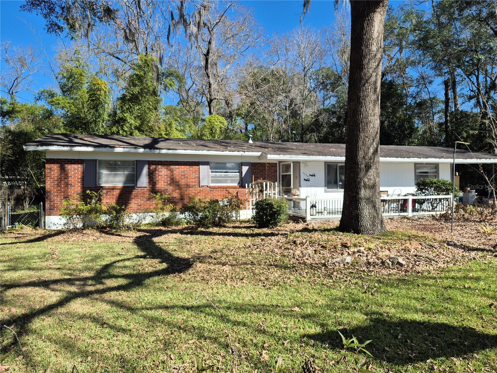 Single Family Residence in GAINESVILLE, FL - Daniel Dourado