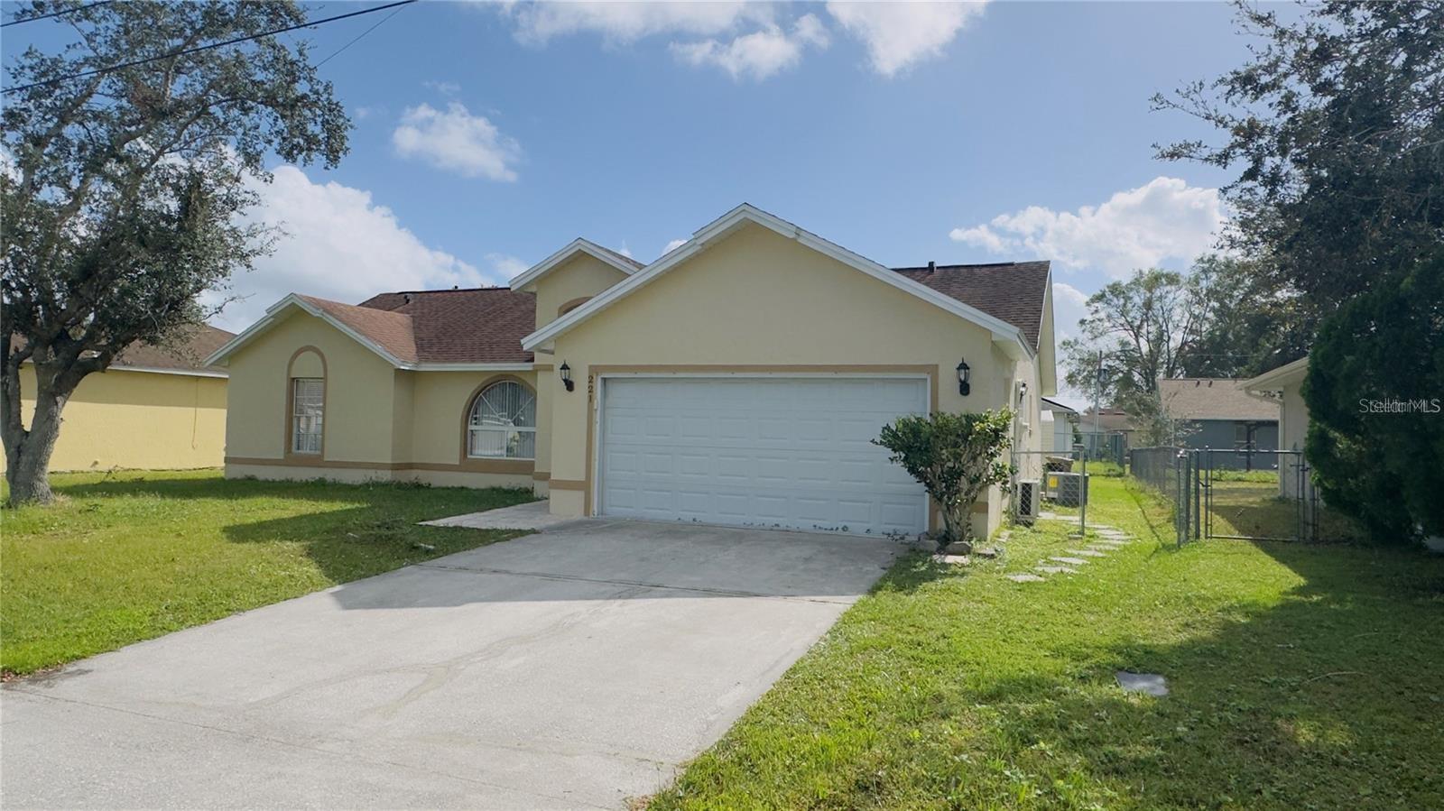 Single Family Residence in KISSIMMEE, FL - Daniel Dourado