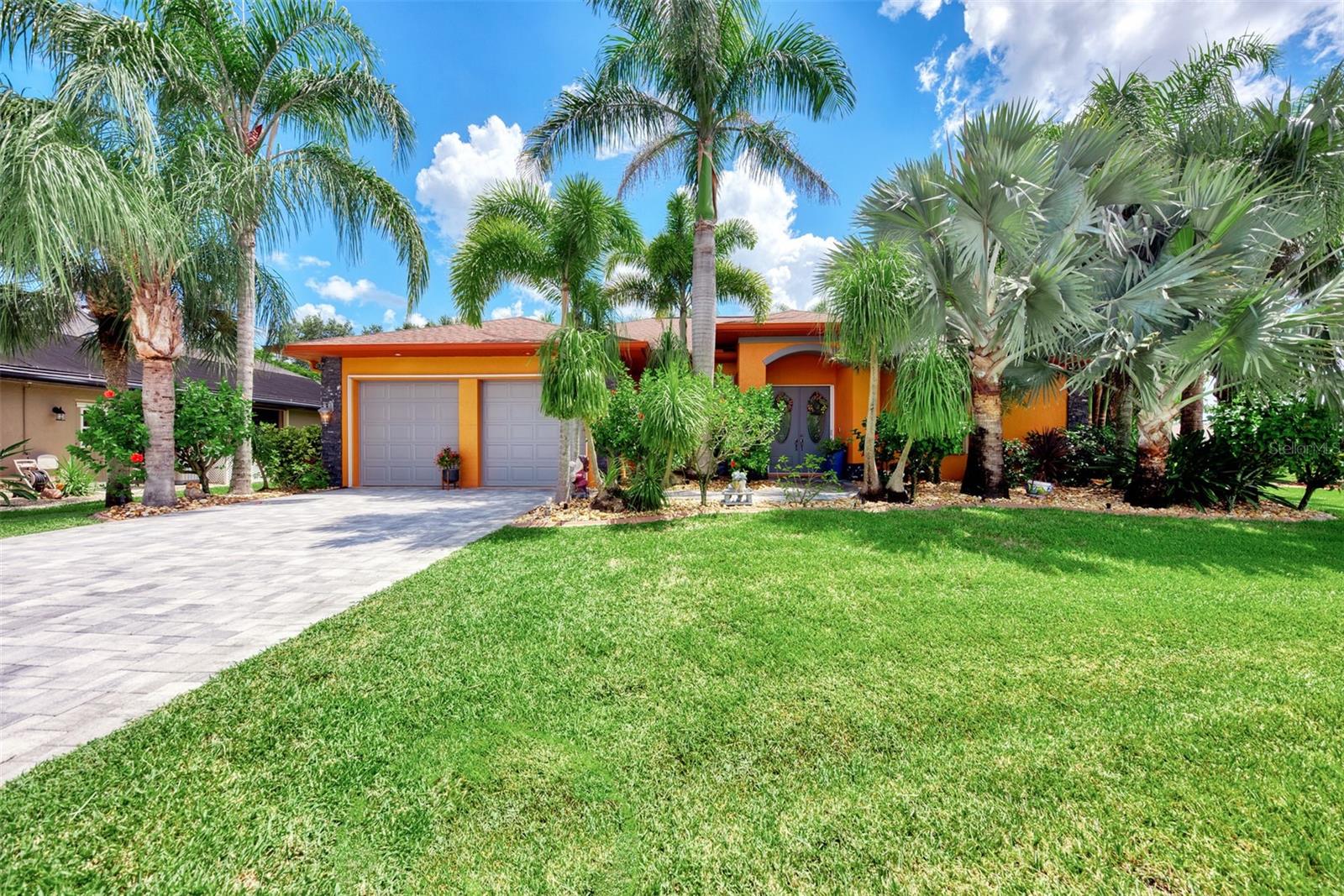Single Family Residence in PUNTA GORDA, FL - Daniel Dourado