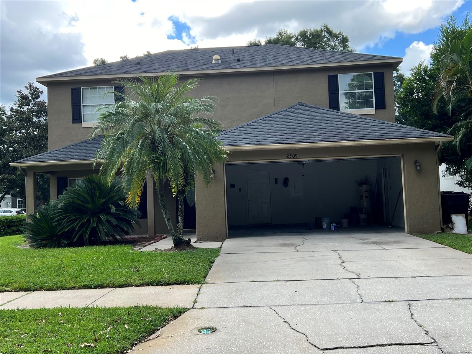 Single Family Residence in ORLANDO, FL - Daniel Dourado