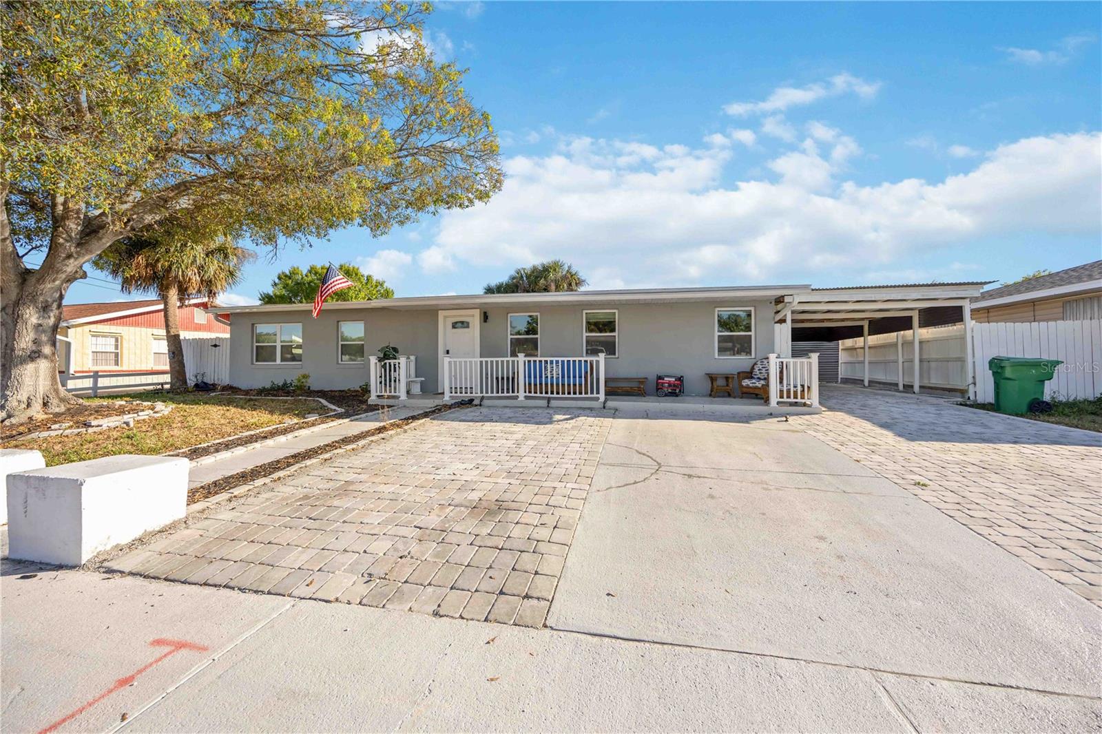 Single Family Residence in PORT CHARLOTTE, FL - Daniel Dourado