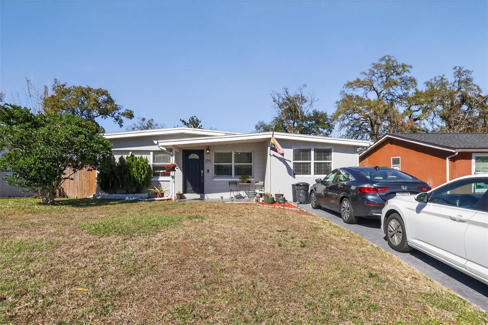 Single Family Residence in ORLANDO, FL - Daniel Dourado