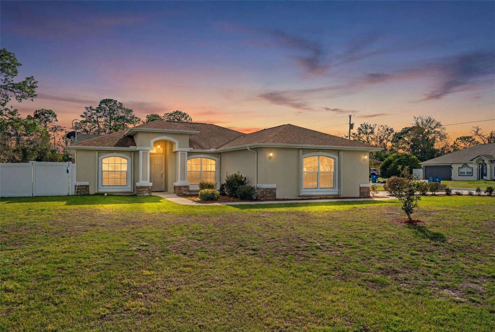 Single Family Residence em SPRING HILL, FL - Daniel Dourado