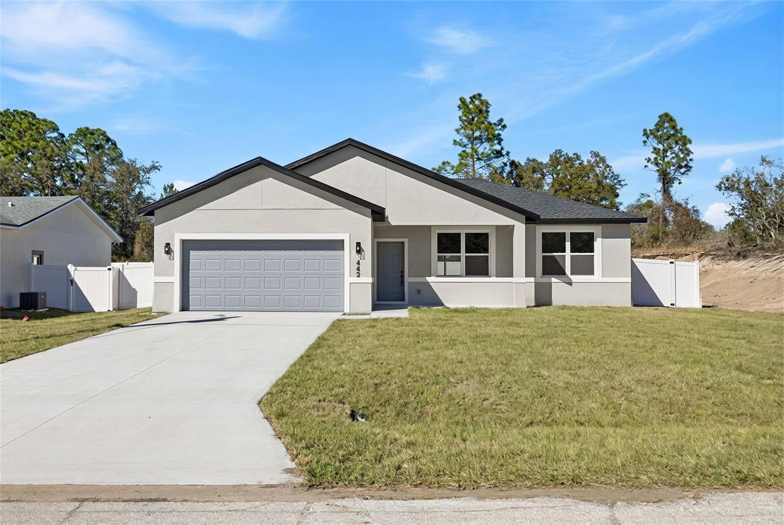 Single Family Residence in POINCIANA, FL - Daniel Dourado