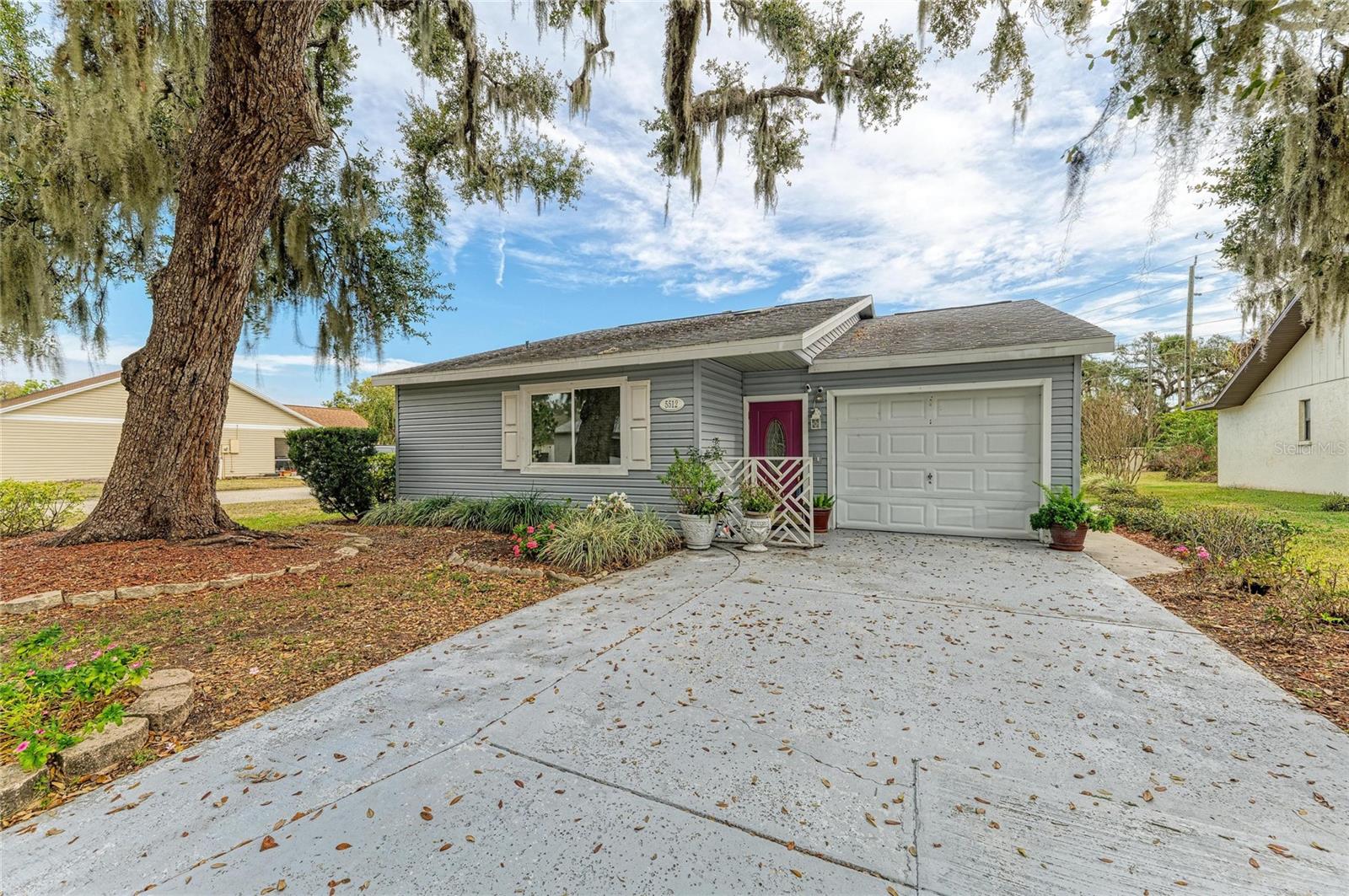 Single Family Residence in PALMETTO, FL - Daniel Dourado