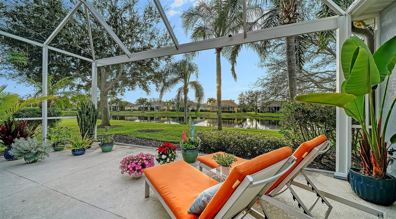 Single Family Residence in BRADENTON, FL - Daniel Dourado